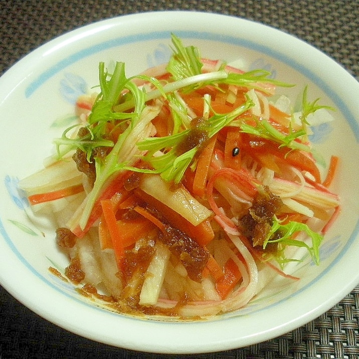 お夜食に！大根と人参とカニカマの和風サラダ♪